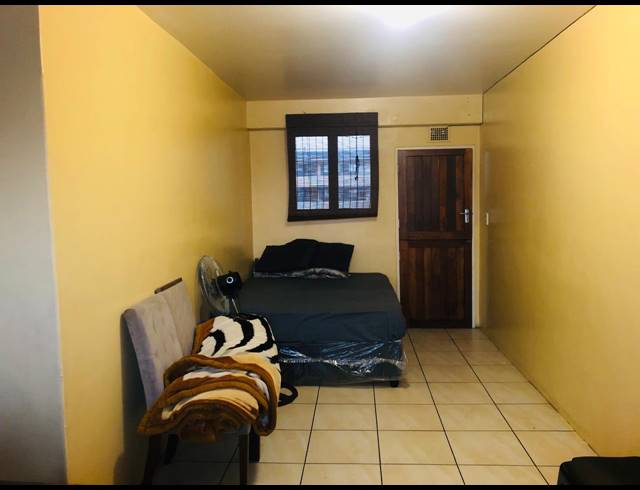 1 BEDROOM APARTMENT FOR SALE IN RUSTENBURG CENTRAL